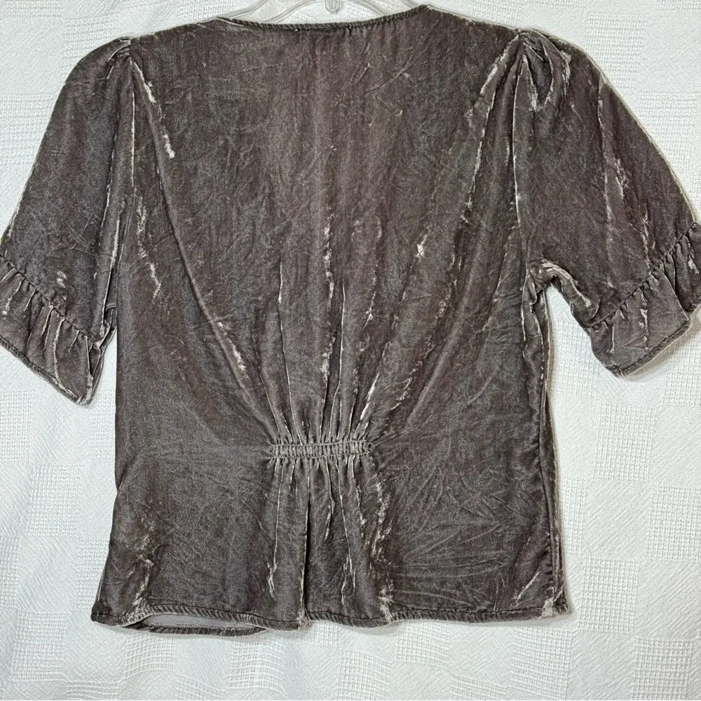 Madewell Velvet Daylight Ruffle‎ Top Sz 8 gray/silver